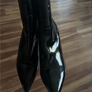 Yves Saint Laurent Glossy Black Heeled Boots